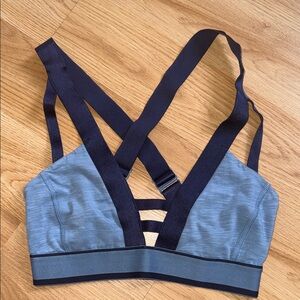 Lululemon inner essence sports bra yoga blue denim size 4
